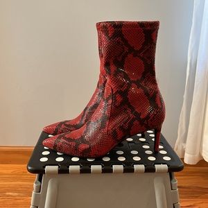 Stuart Weitzman 75 Stretch Bootie